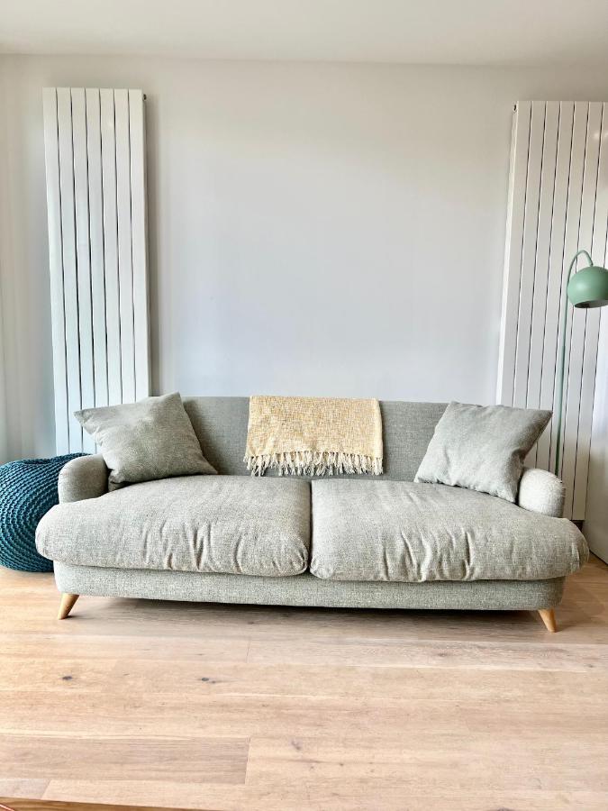 Luxury 2 Bedroom 2 Bathroom Apartment - London City Airport Buitenkant foto